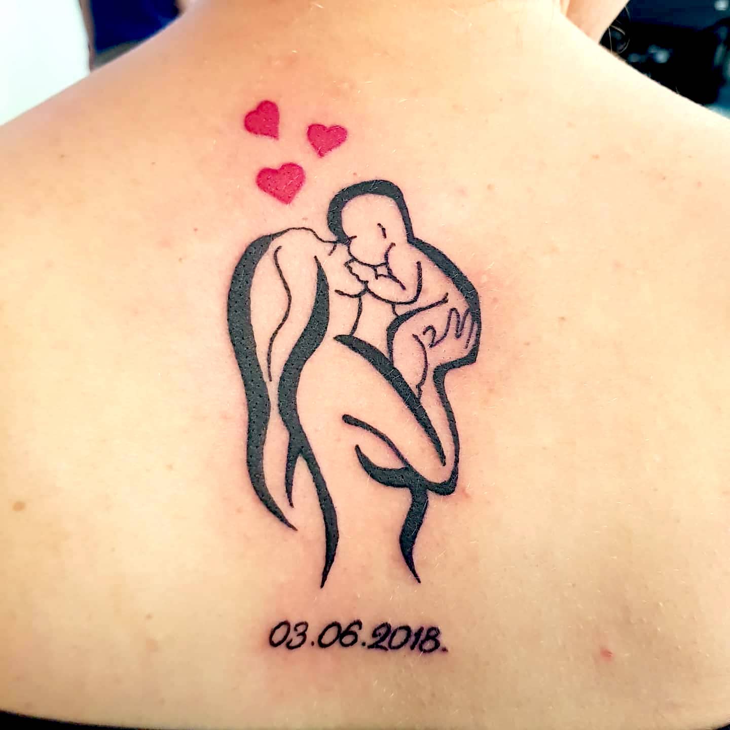 Tattoo Anansi München studio Vedran symbol hearts birthdate love of a mom outlines