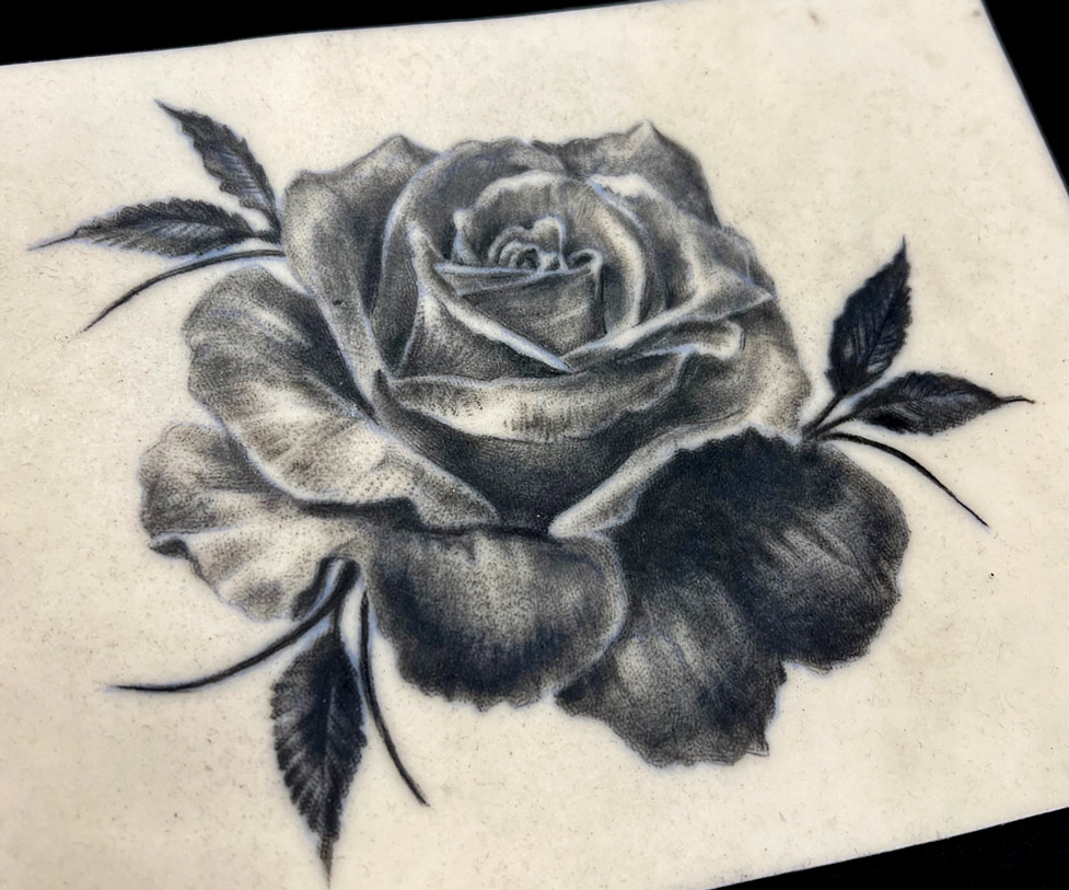 Tattoo Anansi Studio München Munich Haidhausen Tim fakeskin rose flower timeless best black and grey