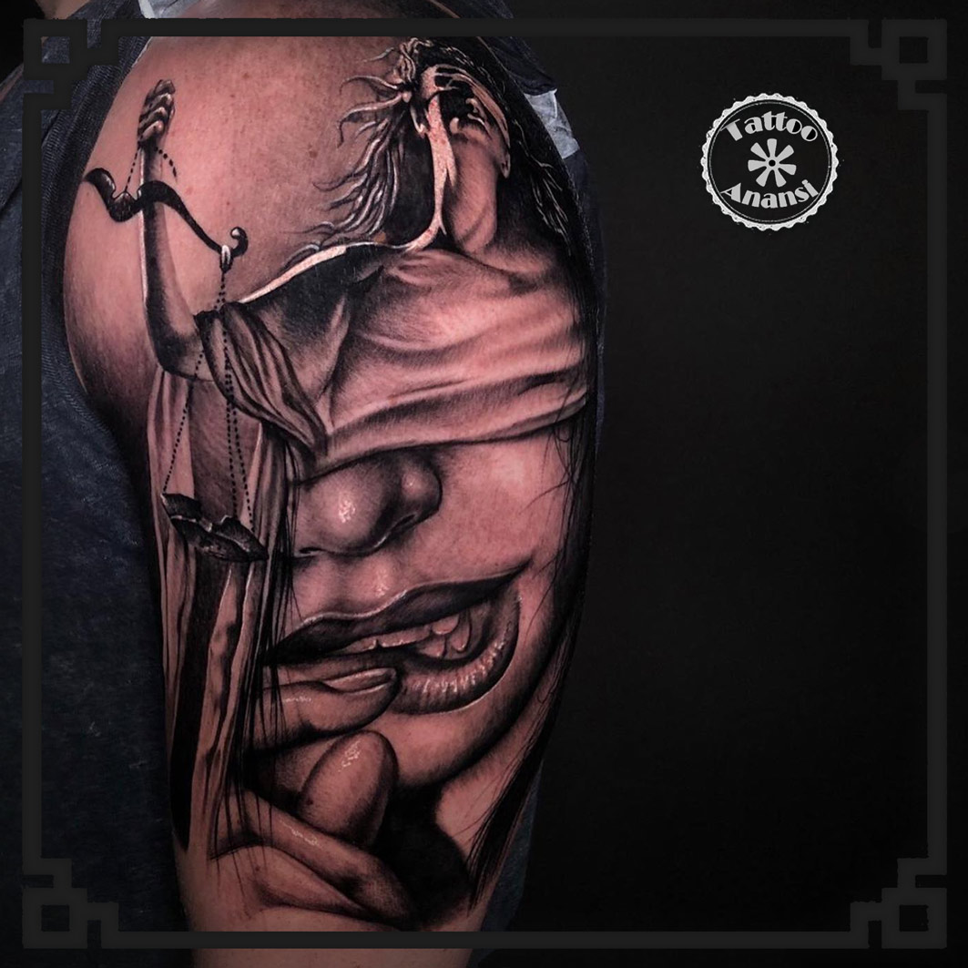 Tattoo-Anansi-Studio-Munchen-Munich-Haidhausen-Anansi-Chronicles-Magazin-Dirk-Boris-Roedel-Justitia-justice-right-blindfold-girl-woman-face-portrait-black-and-grey-realism.jpg