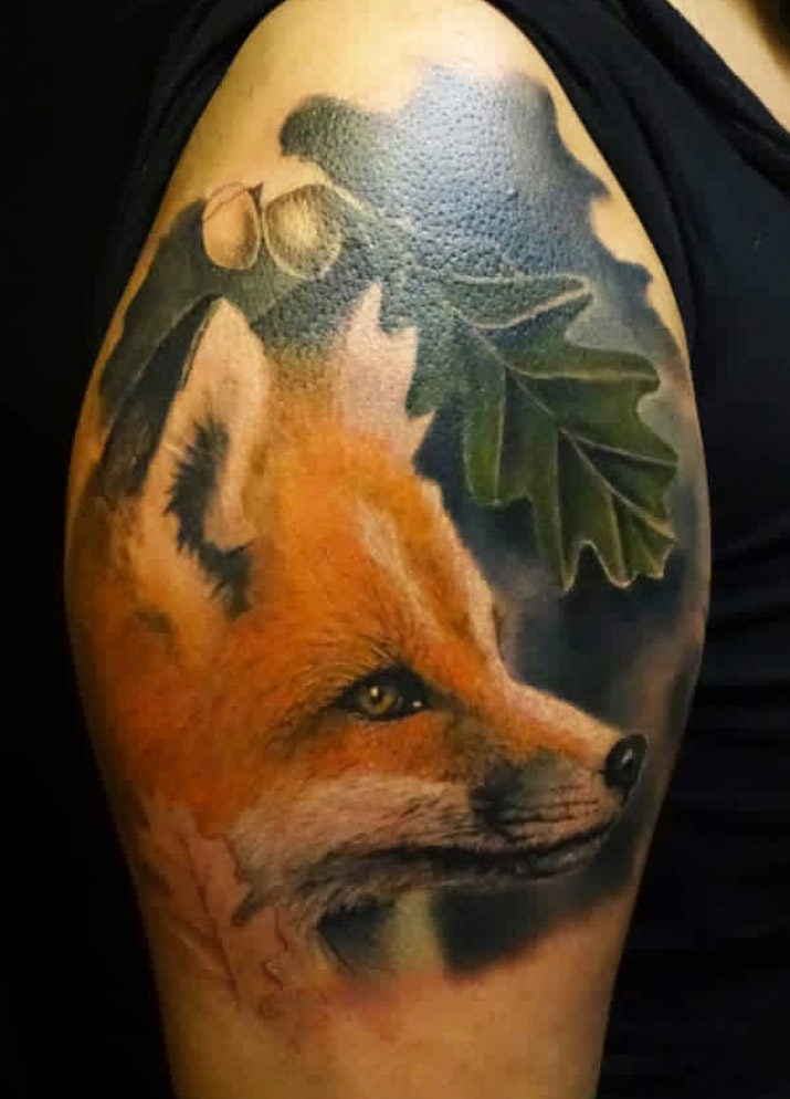 Tattoo Anansi Studio München Munich Haidhausen Pete fox forest leaves nature wildlife best colour realistic animal portrait