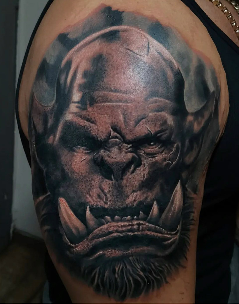 Tattoo Anansi Studio München Munich Haidhausen Pete warhammer world of war ogre orc best black and grey realistic