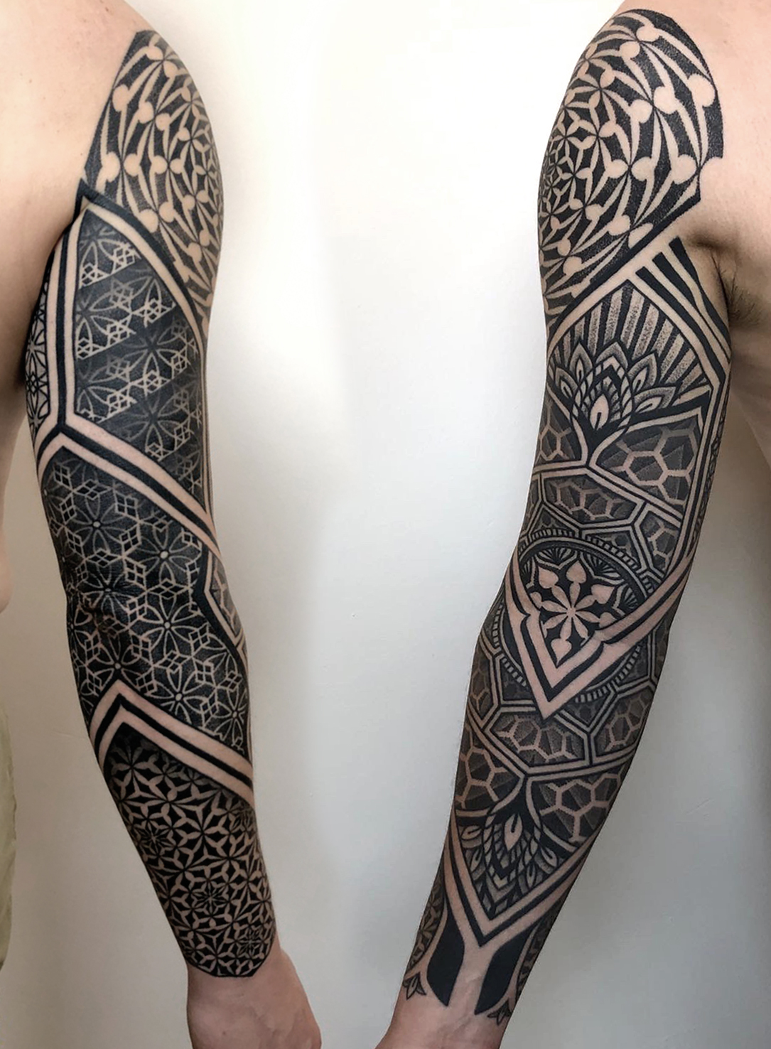 tattoo studio anansi ari best bestes bester line tribal maori geometrie artist tattoo tätowierer 1