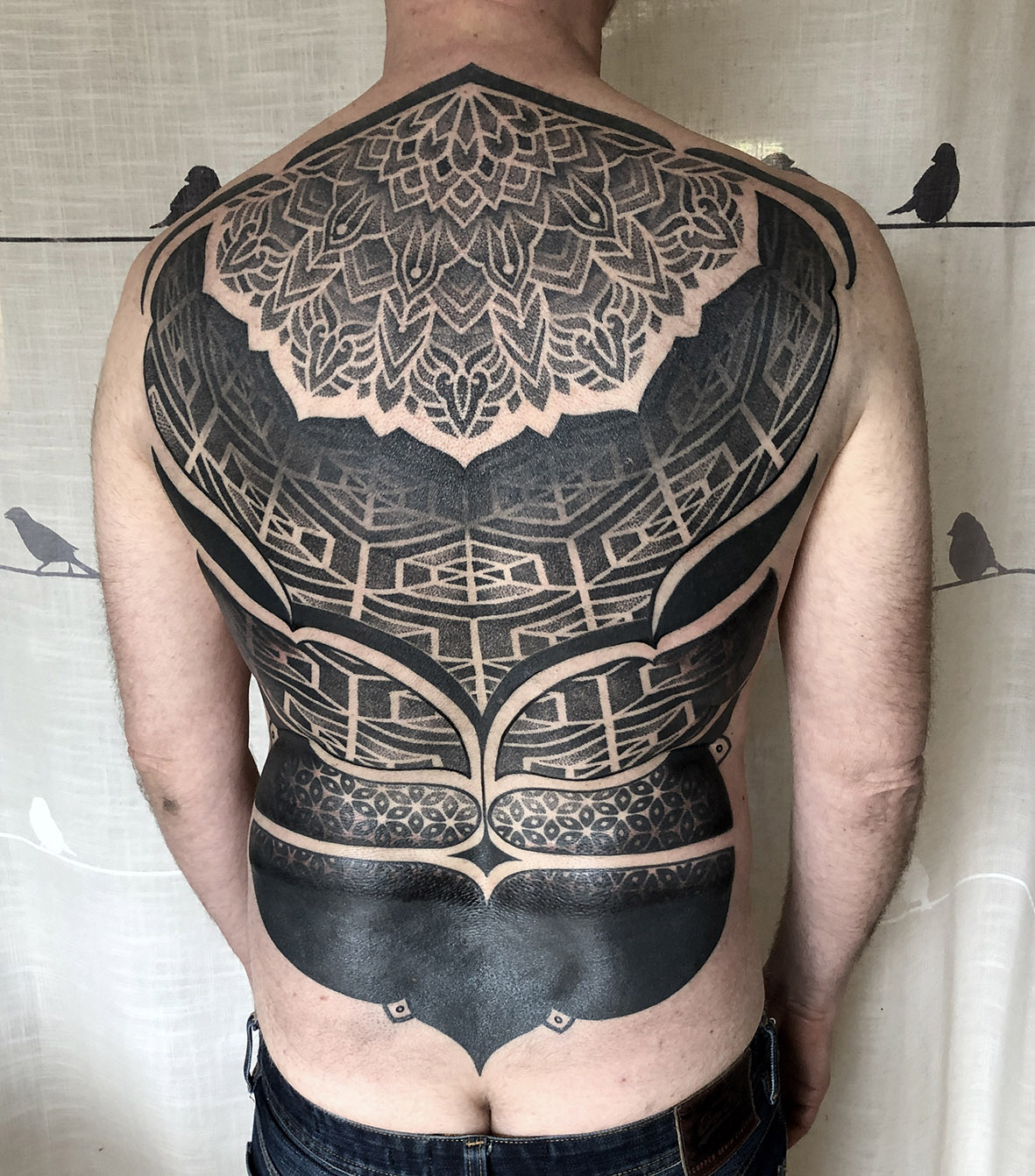 tattoo studio anansi ari best bestes bester line tribal maori geometrie artist tattoo tätowierer 2