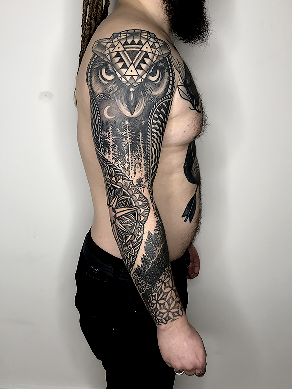 tattoo studio anansi ari best bestes bester line tribal maori geometrie artist tattoo tätowierer münchen bayern deutschland